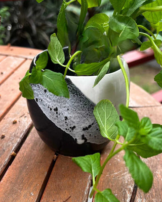 OUI Planter Black